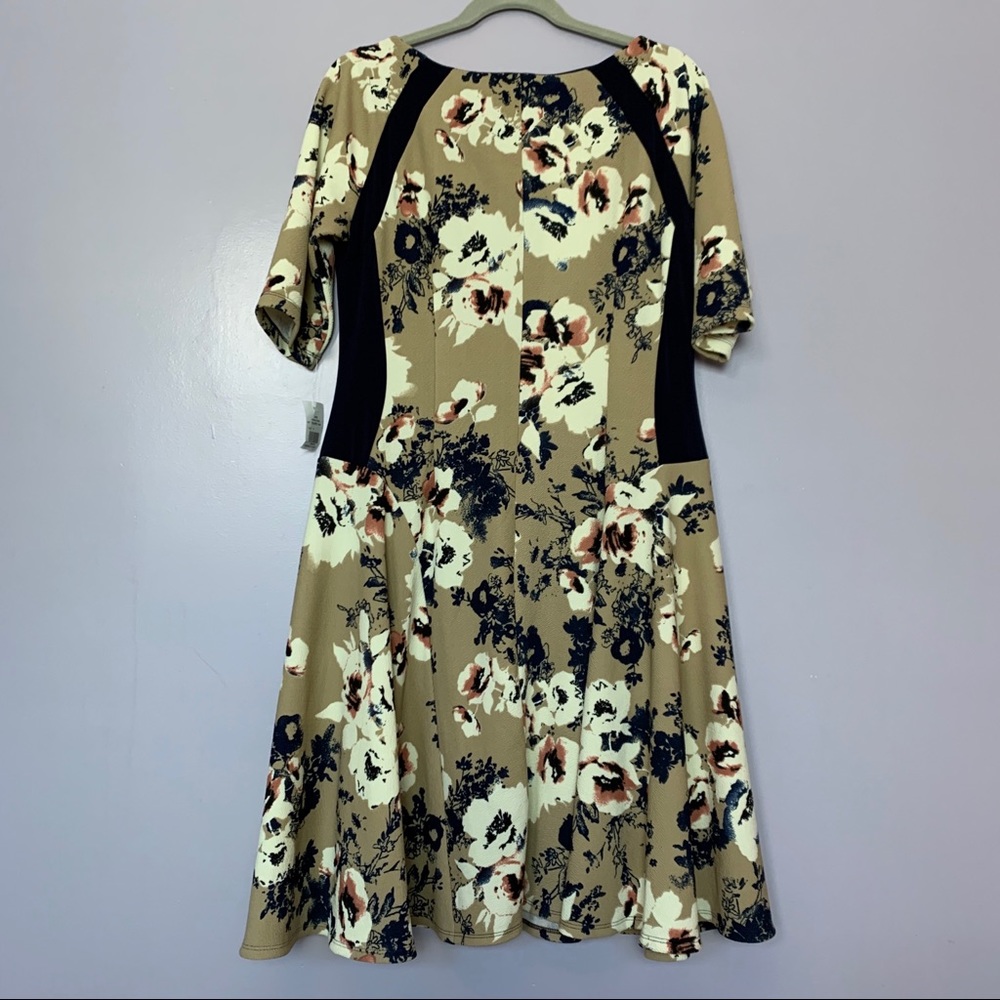 Rabbit Rabbit Rabbit Crepe Floral Swing Dress - Picture 5 of 8